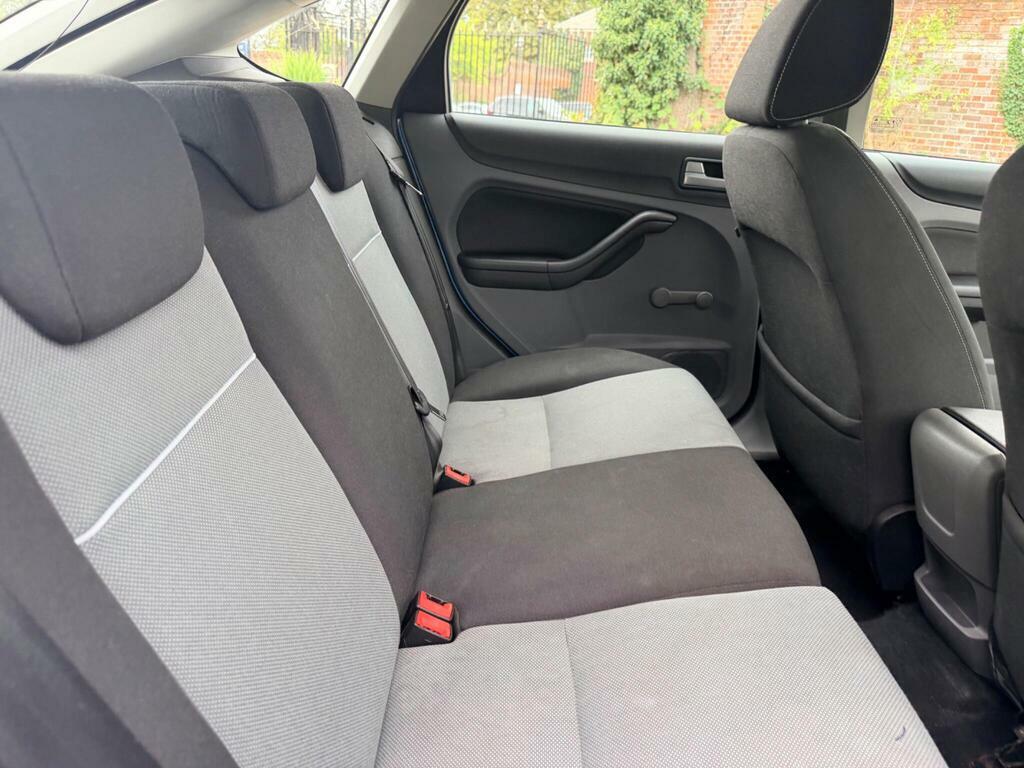 Ford Focus 1.6 Titanium 201059 Black #25