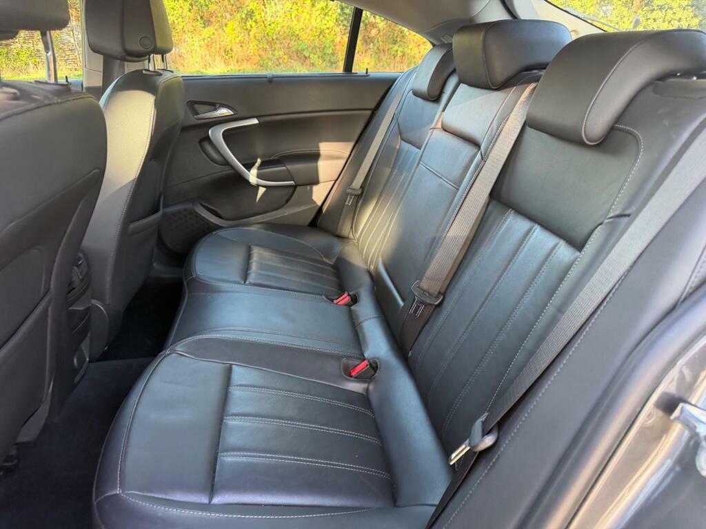 Vauxhall Insignia Exclusiv Cdti 5-Door Silver #28