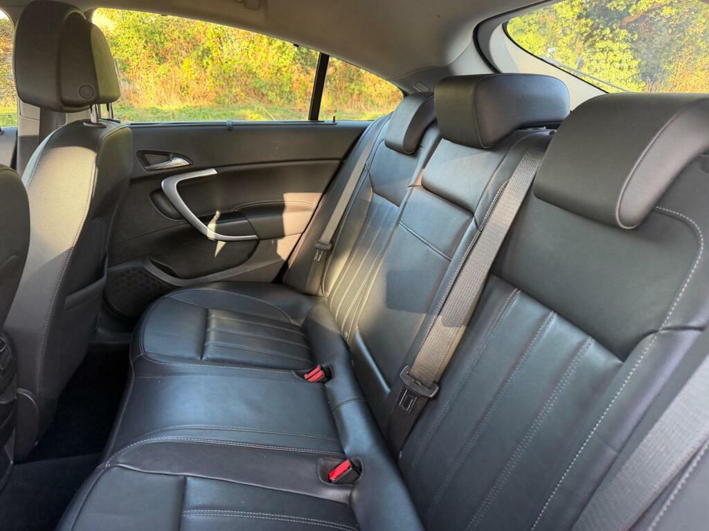 Vauxhall Insignia Exclusiv Cdti 5-Door Silver #32