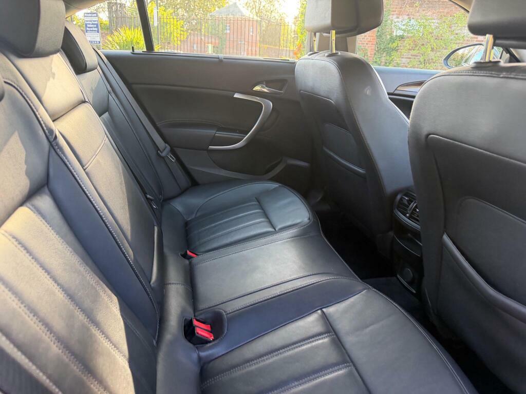 Vauxhall Insignia Exclusiv Cdti 5-Door Silver #24