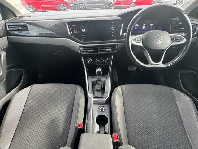 Volkswagen Polo 2022 1.0 Tsi Life Hatchback Dsg White #3