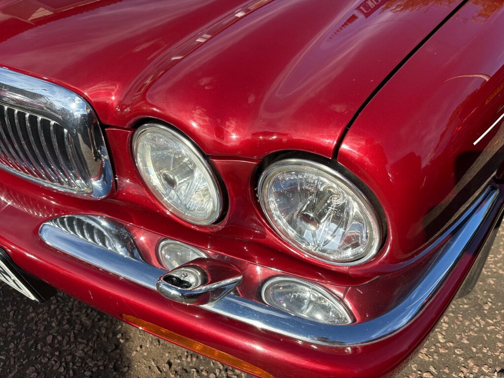 Jaguar XJ Sovereign V8 - Red #3