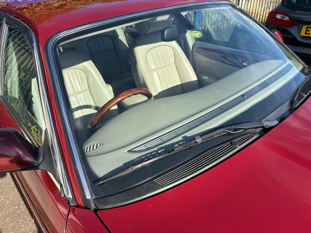 Jaguar XJ Sovereign V8 - Red #4