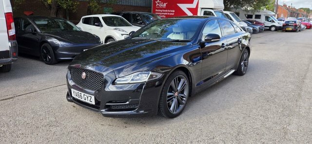 Jaguar XJ Saloon Black #4