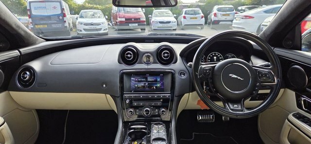 Jaguar XJ Saloon Black #5