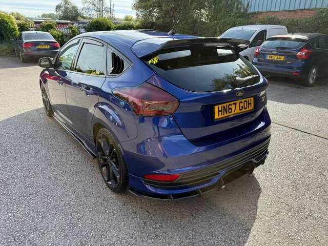 Ford Focus Hatchback Blue #5