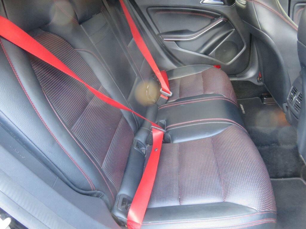 Mercedes-Benz CLA Class Saloon 2.1 Silver #44
