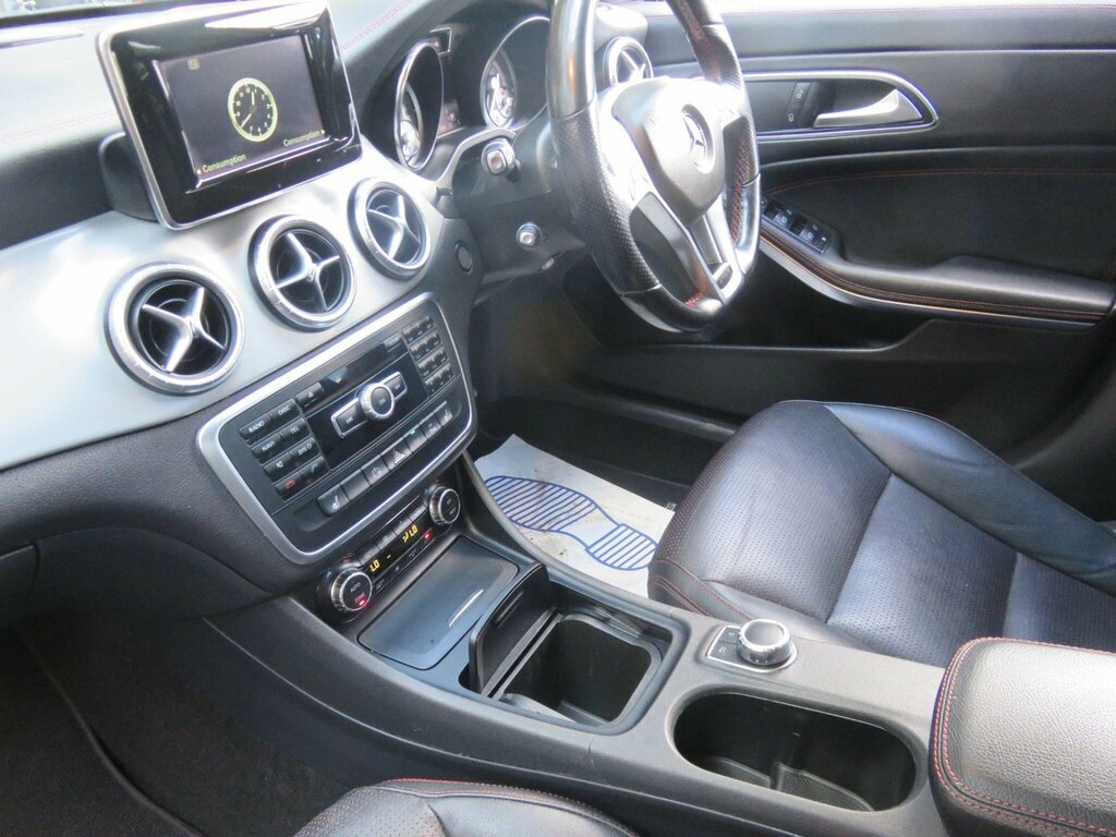Mercedes-Benz CLA Class Saloon 2.1 Silver #40