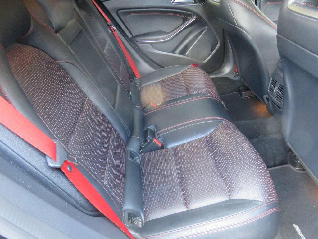 Mercedes-Benz CLA Class Saloon 2.1 Silver #43