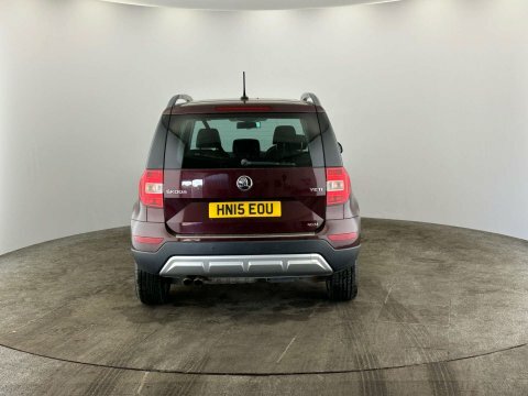 Skoda Yeti 2015 15 2.0 Red #5