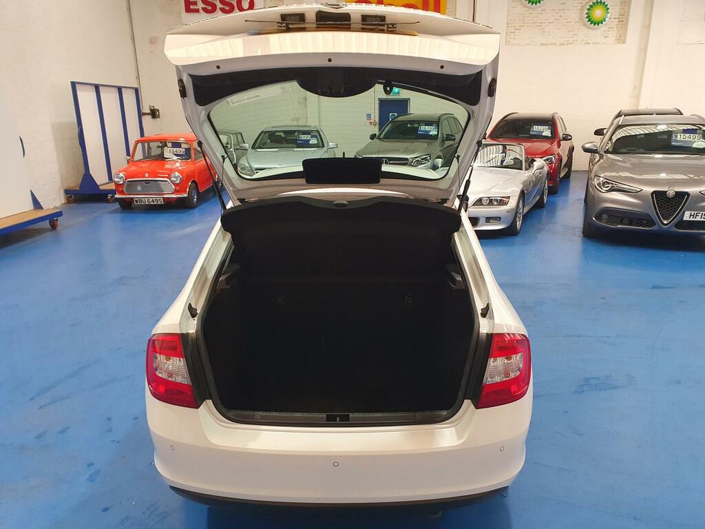 Skoda Rapid Hatchback  #5
