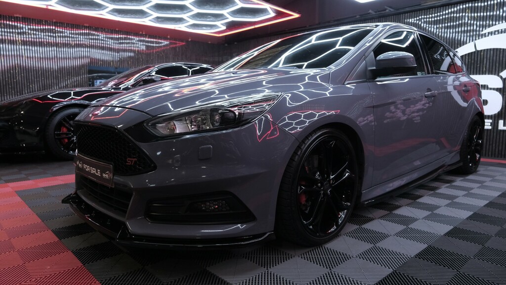 Ford Focus 2.0 T Ecoboost St-3 Grey