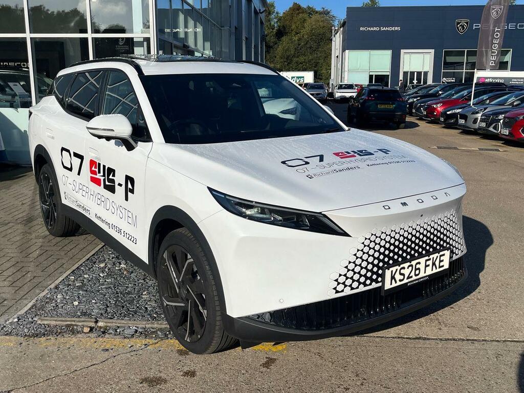 Omoda 7 1.5T Shs 18.4Kwh Noble Suv Plug-in Hybr White