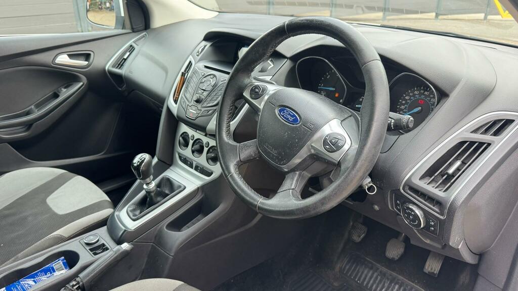 Ford Focus 1.6 Tdci Zetec Hatchback U1729 Black #9