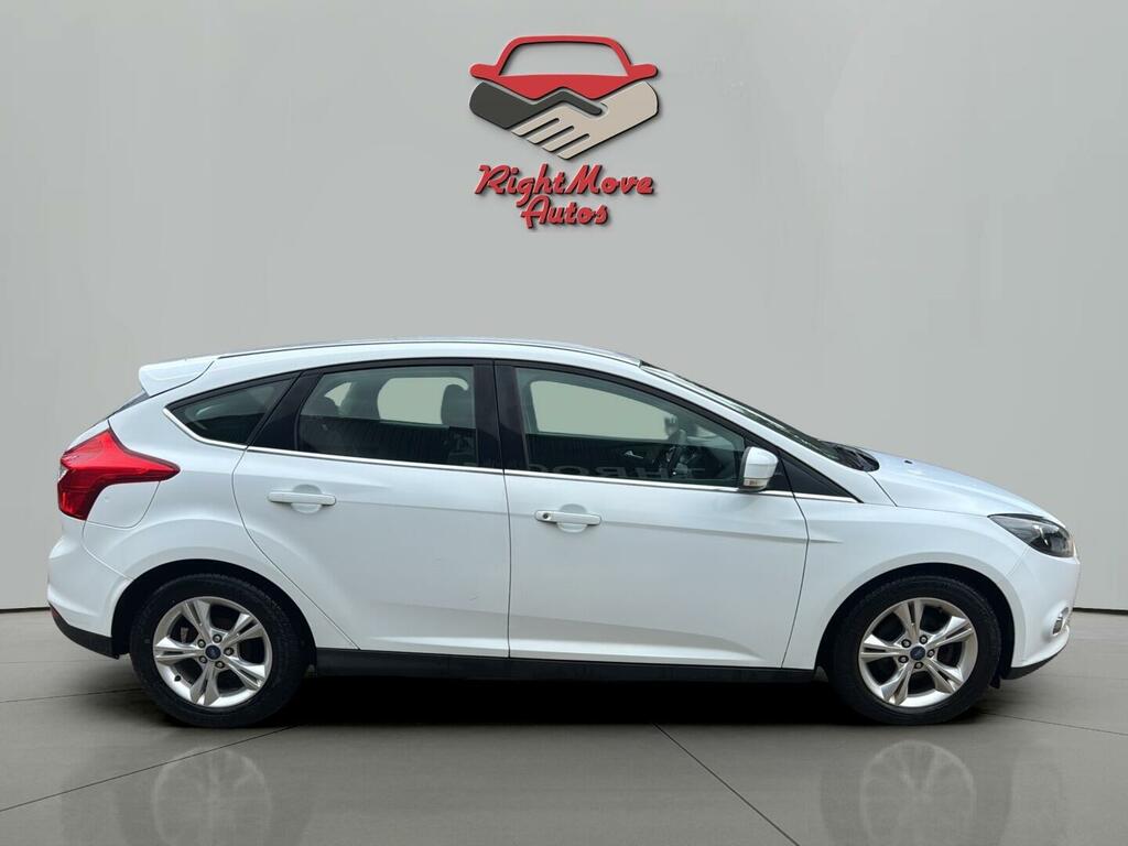 Ford Focus Zetec White #6