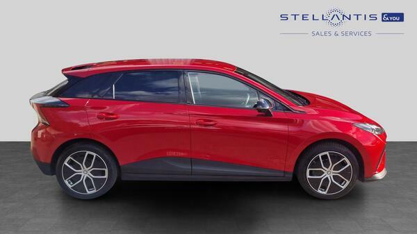 MG MG4 64Kwh Trophy Long Range Hatchback Aut Red #2