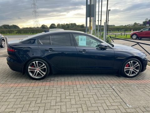 Jaguar XE 2.0 P250i Hse Blue #6