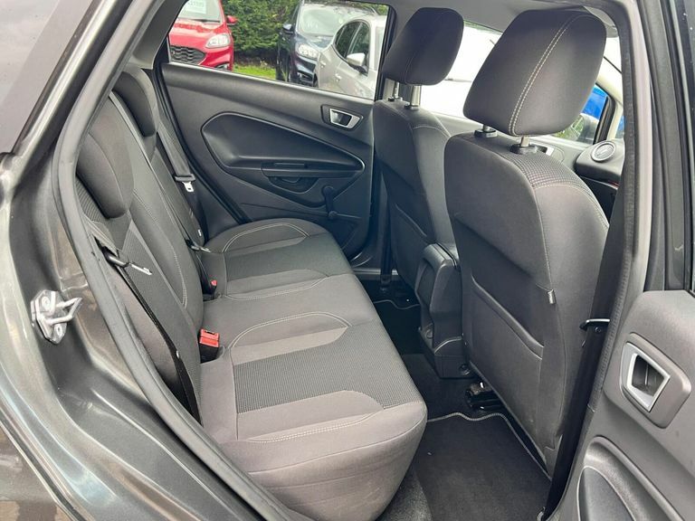 Ford Fiesta 1.25 82 Zetec 2017 Red #20