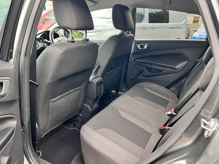 Ford Fiesta 1.25 82 Zetec 2017 Red #24