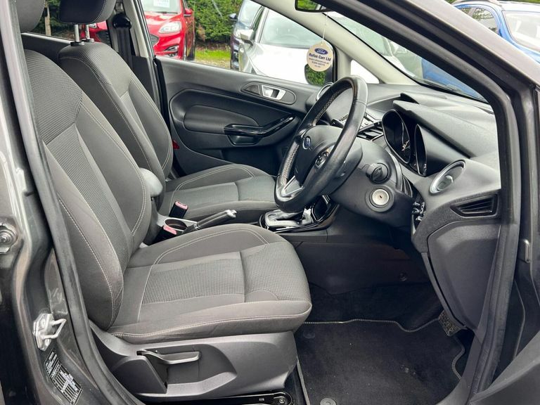 Ford Fiesta 1.25 82 Zetec 2017 Red #18