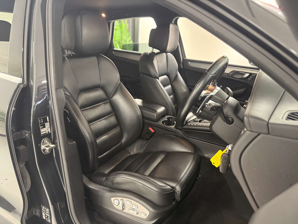 Porsche Macan Suv Grey #4