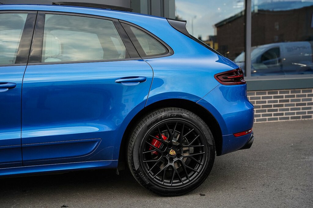 Porsche Macan 5dr Pdk Black #8