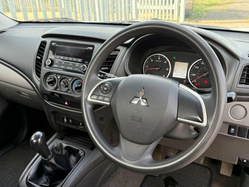 Mitsubishi L200 2.4 Di-d Sc 4Life 4Wd Euro 6 Ss White #4