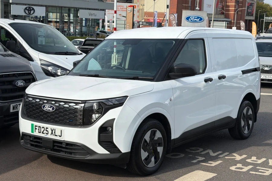 Ford Transit Courier Transit Courier Trend Van 43Kwh Drive 136 FD25XLJ White #5