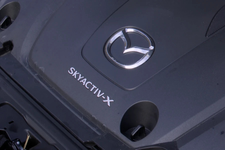 Mazda 3 3 2.0 E-skyactiv X Mhev 186 Takumi Saloon Black #5