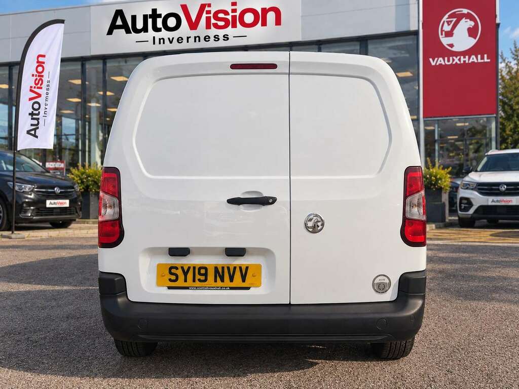 Vauxhall Combo 2000 1.5 Turbo D 130Ps H1 Sportive Van Black #6