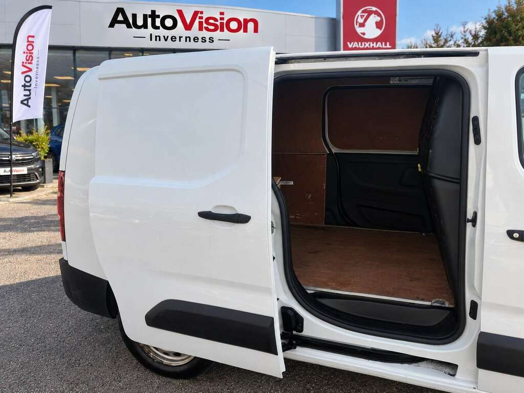 Vauxhall Combo 2000 1.5 Turbo D 130Ps H1 Sportive Van Black #7