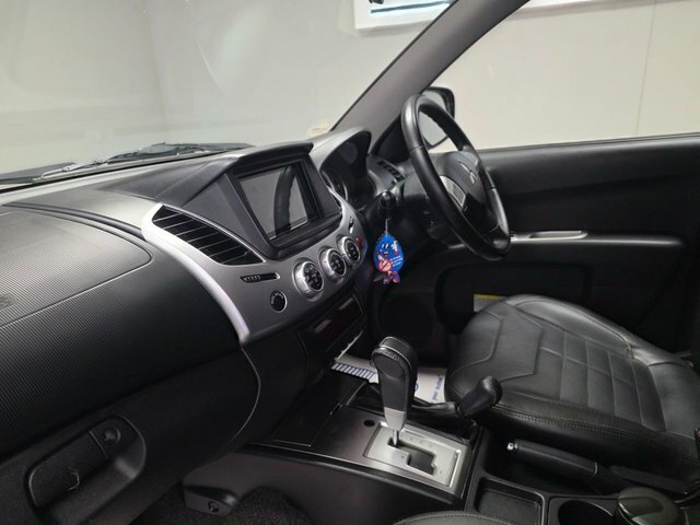 Mitsubishi L200 2.4L Dc 4Life White #25