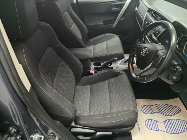 Toyota Auris 1.4 D-4d Icon Plus 89 Bhp Blue #24