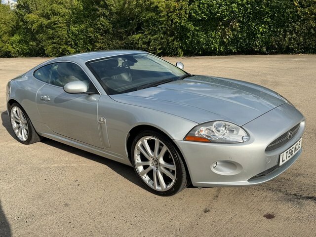 Jaguar XK V8 Coupe Silver