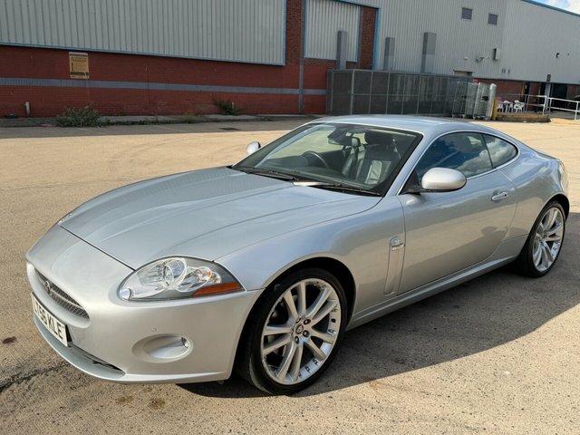 Jaguar XK V8 Coupe Silver #2