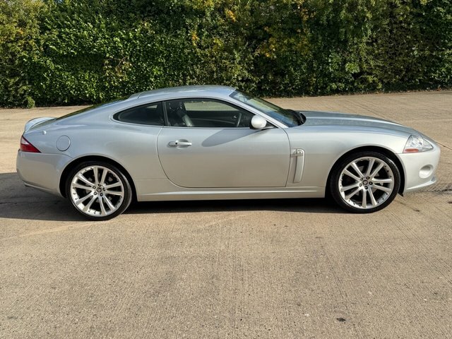 Jaguar XK V8 Coupe Silver #5
