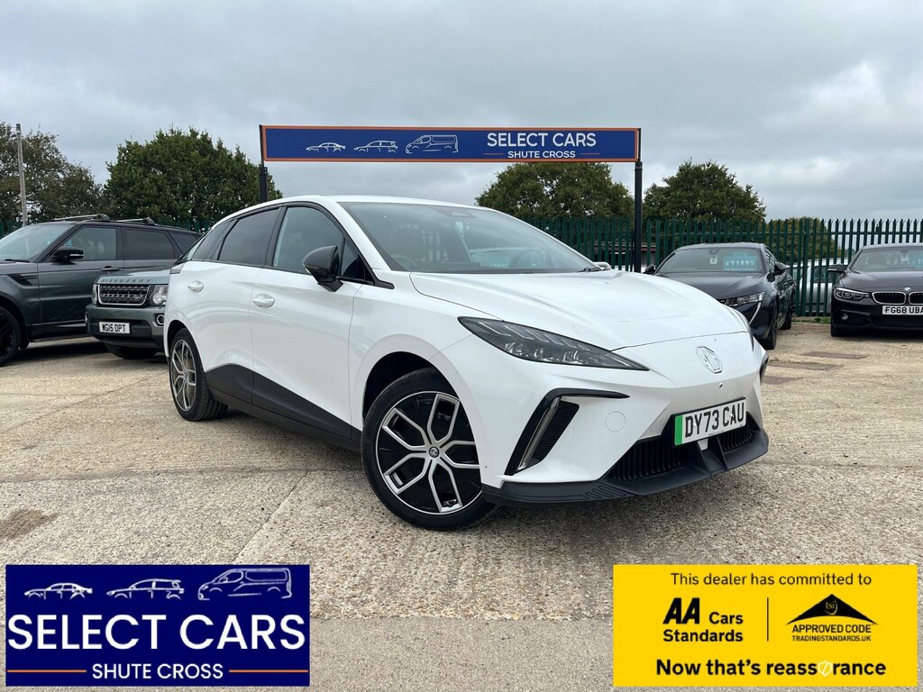 MG MG4 64Kwh Trophy Long Range Hatchback Aut White