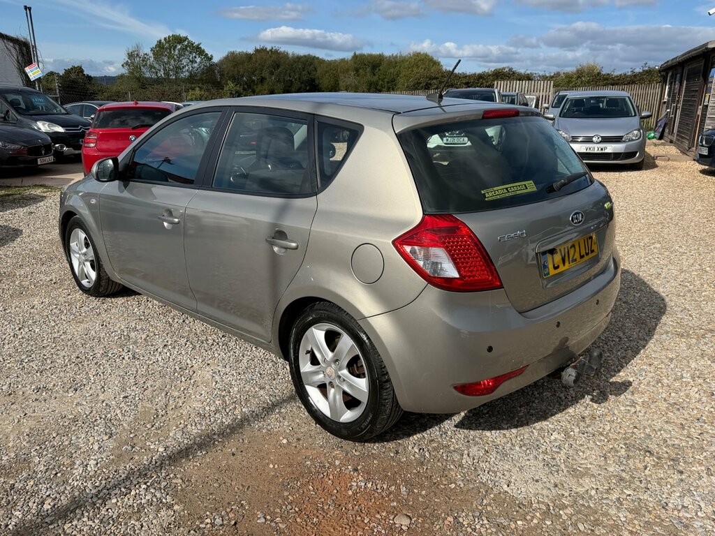 Kia Ceed 1.6 Crdi Ecodynamics 2 Hatchback Silver #6
