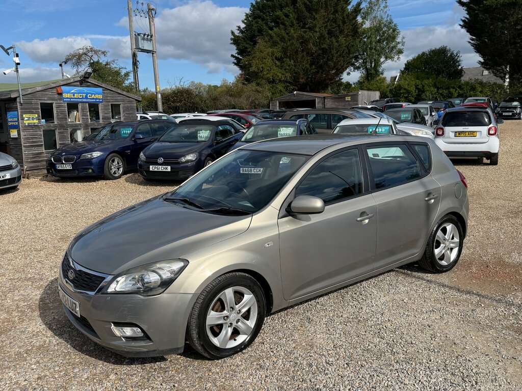 Kia Ceed 1.6 Crdi Ecodynamics 2 Hatchback Silver #4