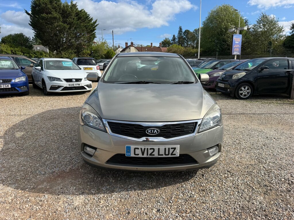 Kia Ceed 1.6 Crdi Ecodynamics 2 Hatchback Silver #3