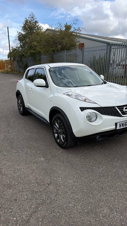 Nissan Juke Juke Hatchback Black #1