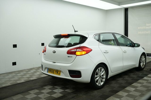 Kia Ceed 2015 1.6L 133 Bhp White #3