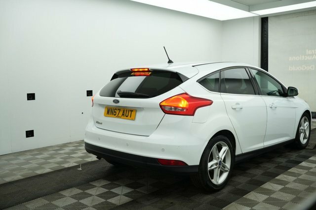 Ford Focus 2017 1.5 Tdci Zetec Edition Hatchback M White #4