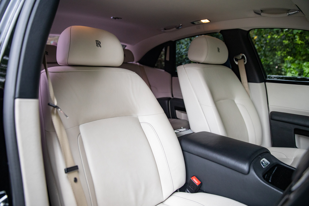 Rolls-Royce Ghost 6.6 V12 Saloon Black #4