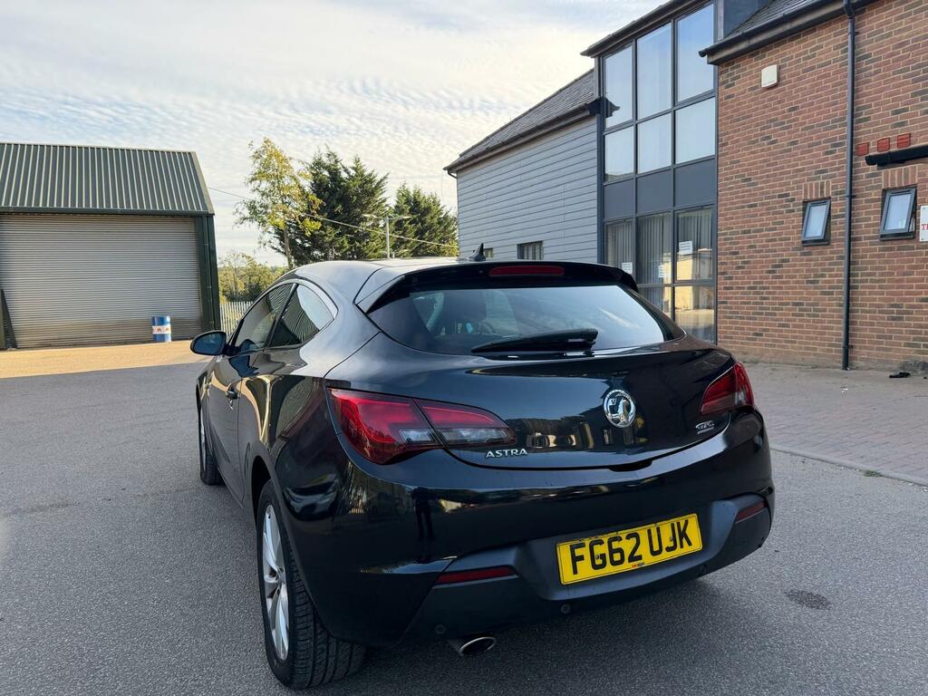 Vauxhall Astra GTC 2.0 Cdti Sri Euro 5 Black #4