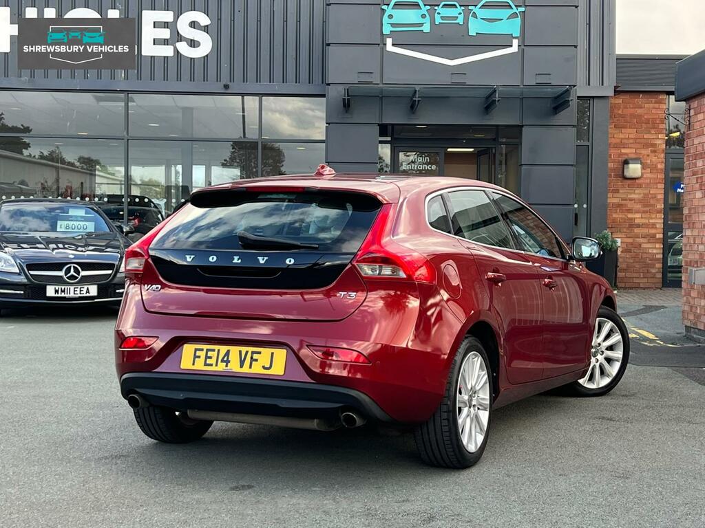 Volvo V40 Se Lux Nav Red