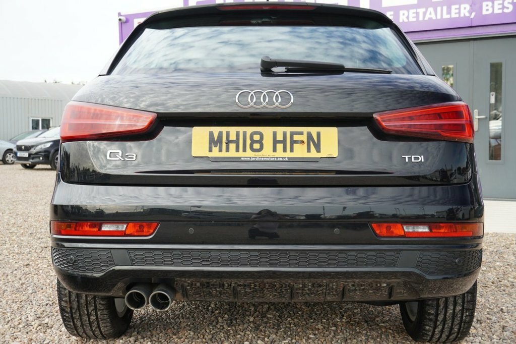 Audi Q3 2L S Line Edition Black #6