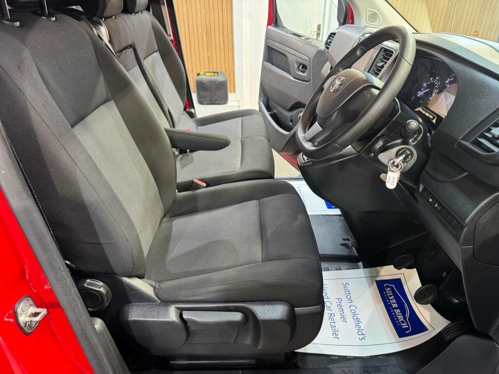 Toyota PROACE 2L Icon 6Dr Red #3