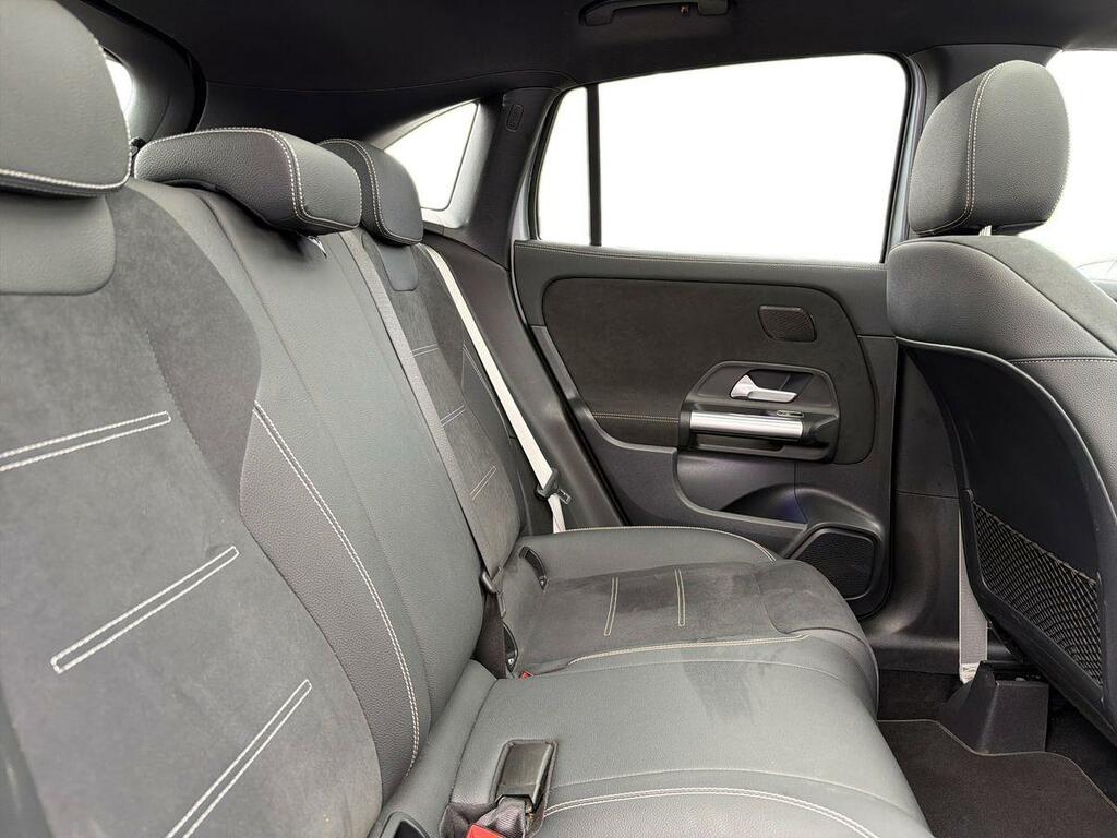 Mercedes-Benz GLA Class Gla 220 D 4Matic Amg Line Premium Plus Silver #4