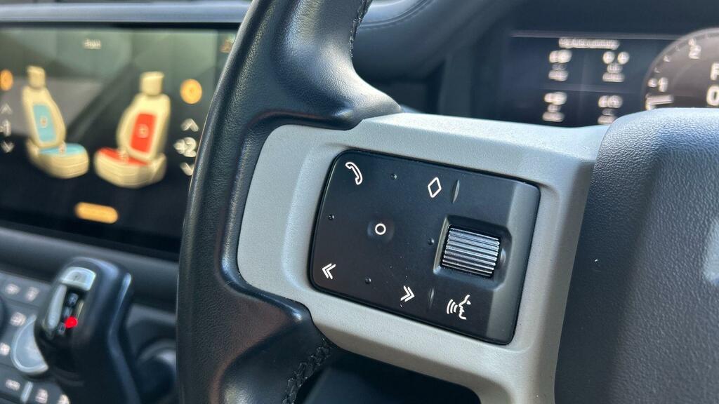 Land Rover Defender 110 Se Black #40